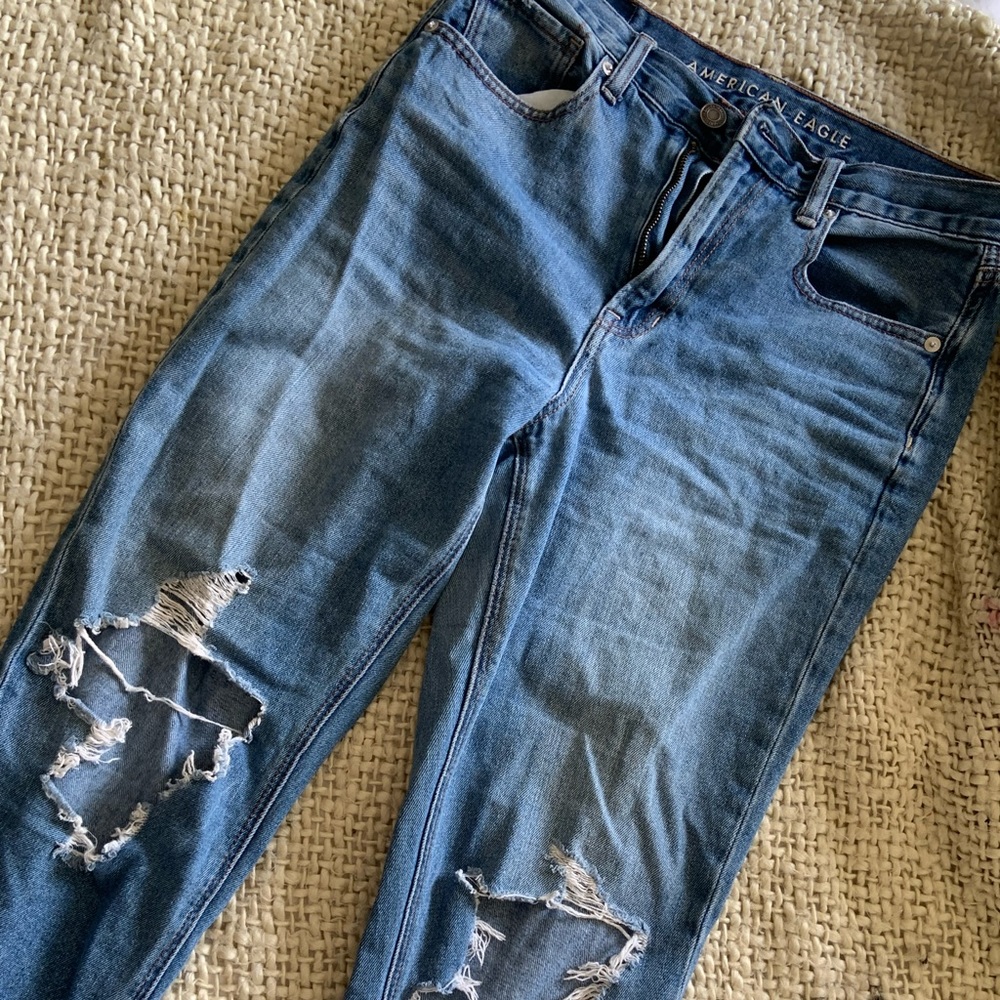 american eagle ripped mom jean